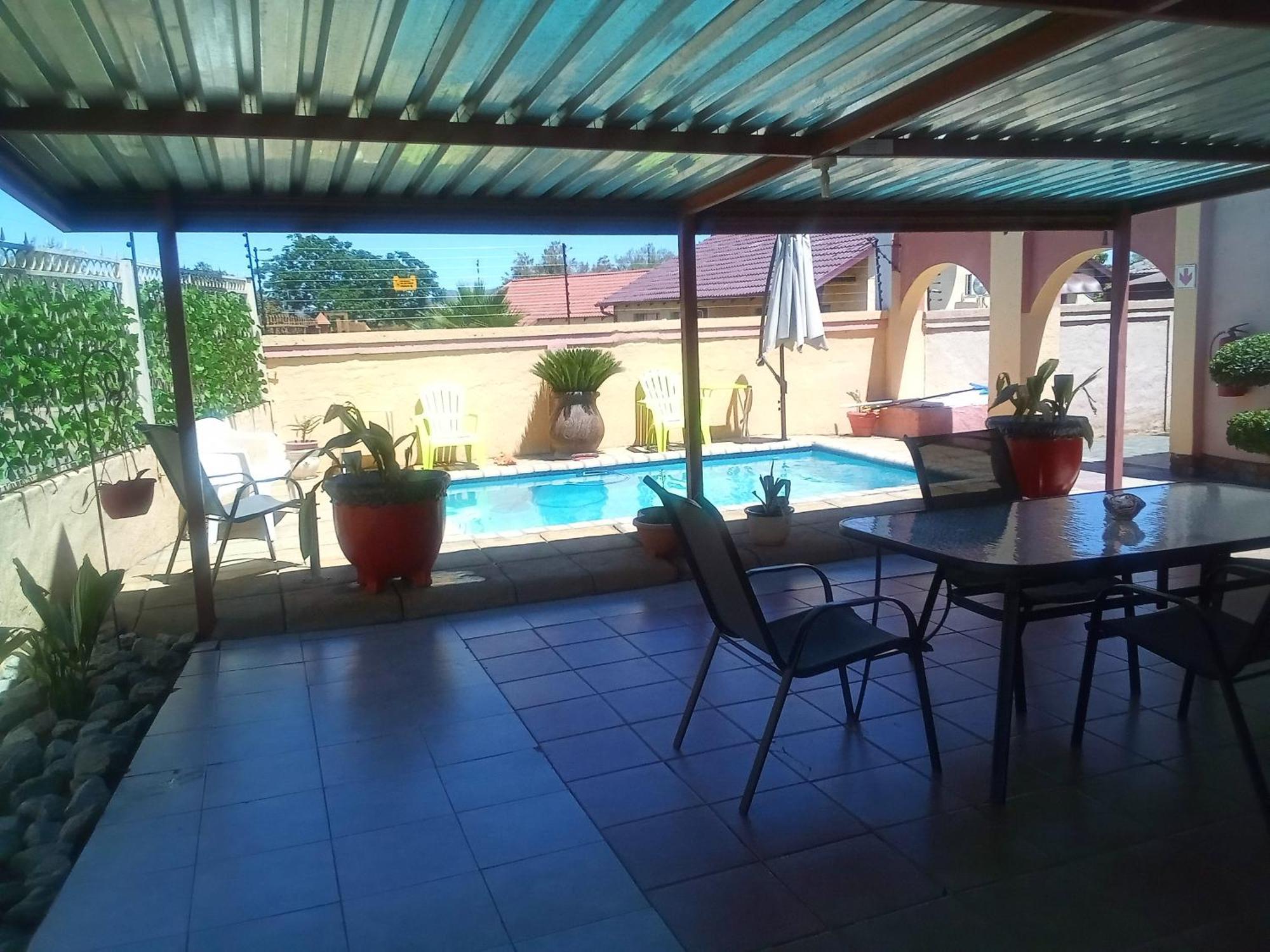 Joezebel Guesthouse Mogwase Exterior foto